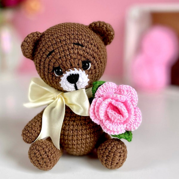 Mother's day crochet pattern, amigurumi bear, crochet mom gift pattern, bear with rose