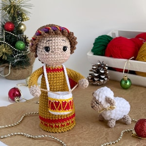 Wzór szydełkowy na bożonarodzeniowego chłopca-perkusistę, szopka szydełkowa, samouczek robienia na szydełku amigurumi na Boże Narodzenie, plik PDF w języku angielskim i francuskim.