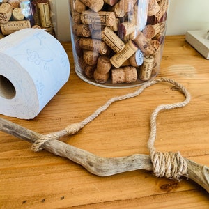 Distributore di carta igienica in legno naturale