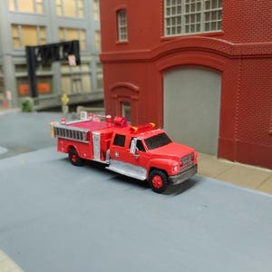 1/87 HO Scale Custom Built 1990&#39;s Ford F700 Series Fire Pumper Truck