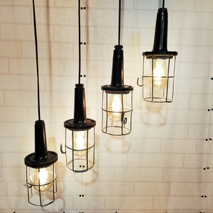 Set aus vier Bakelit-Hängelampen, Pendellampe, Deckenlampe, Lampen