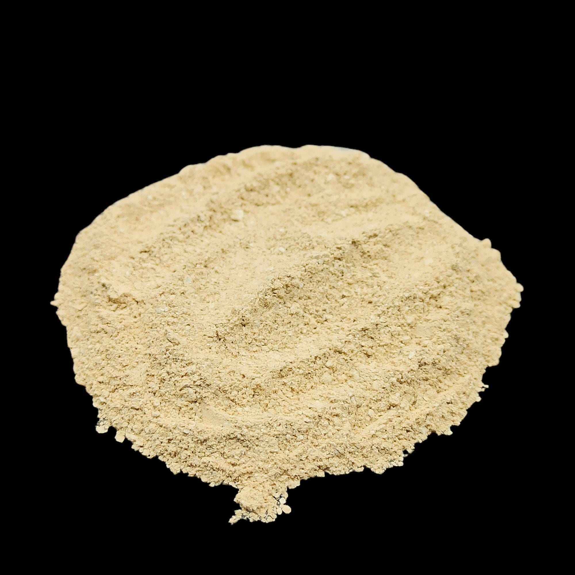 Natural Bentonite Clay & Multani Mitti Powder: Hand-crushed