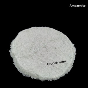 gemstone crushed powder: Sparkling crystals, vibrant hues, and fine texture for crafting, jewelry making, and artistic projects