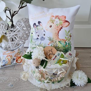 Windeltorte Namen Junge Mädchen - Kuschelkissen Giraffe & Zebra - Geschenk, Baby, Geburt + Grußkarte