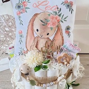 Windeltorte Namen - Mädchen - Kuschelkissen Hase Natur - Geschenk, Baby, Geburt + Gratis Grußkarte
