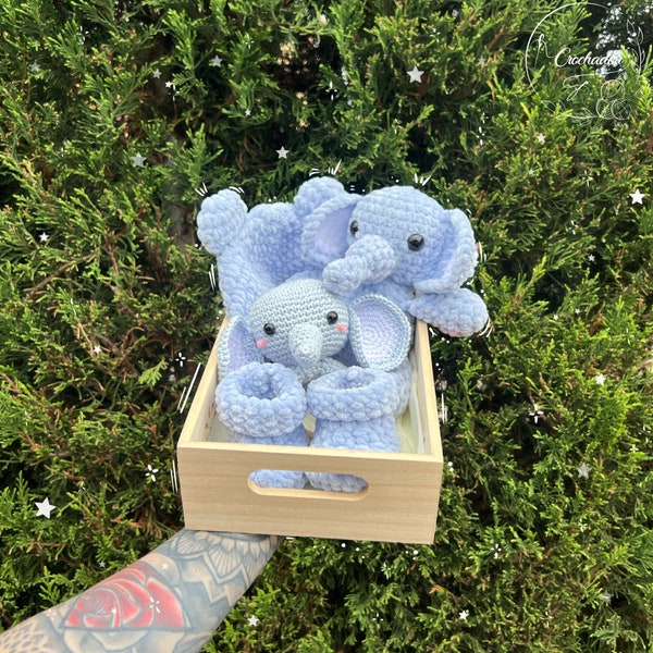 Coffret bébé Éléphant Bleu Hochet peluche chausson bonnet Crochet Fait Main