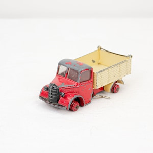 Vintage Dinky 80F - Ambulance Militaire Renault Carrier