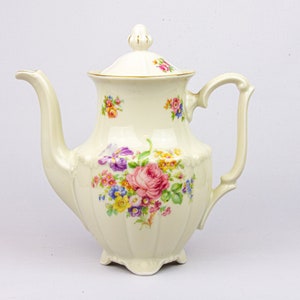 Um charmoso bule de porcelana vintage com motivos florais de Tielsch-Altwasser, Alemanha (Polônia)