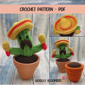 Op de afbeelding: Haakpatroon voor een groene cactus die een gele sombrero met een rode band draagt, maracas vasthoudt en in een terracotta pot zit. Het patroon is beschikbaar als PDF-download.