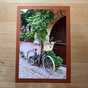 Glückwunschkarte mit echtem Foto – Fahrrad vor dem Tor