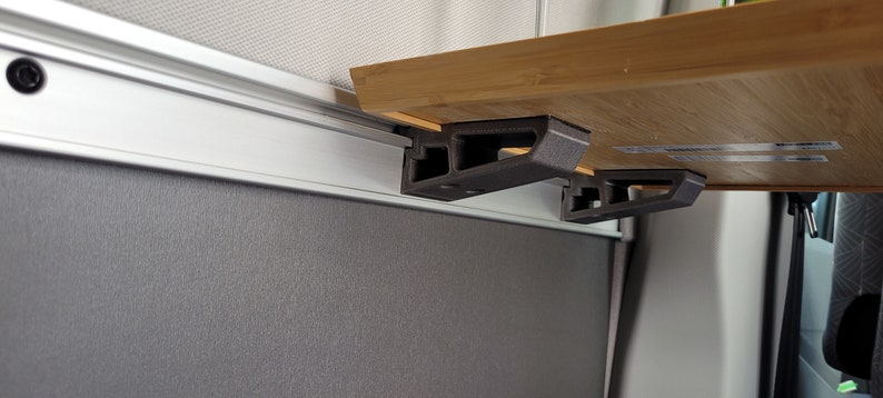 Innovative tray set for the table rail in the VW Grand California image 4