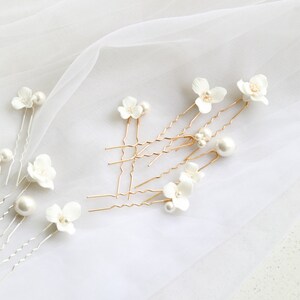 6Pcs Minimalist Pearl Ceramic Flower Hair Pins Bridal Hair Pins Set Bridesmaid earrings Hair Accessory Wedding Gift Handmade Party Hairpins imagen 4