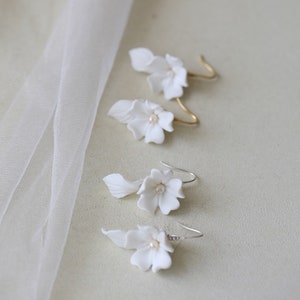 Ceramic flowers Hairpins cherry blossoms freshwater pearls hair comb hairpins bridal headwear Wedding Gift Bride Comb Handmade Party Hairpin image 3