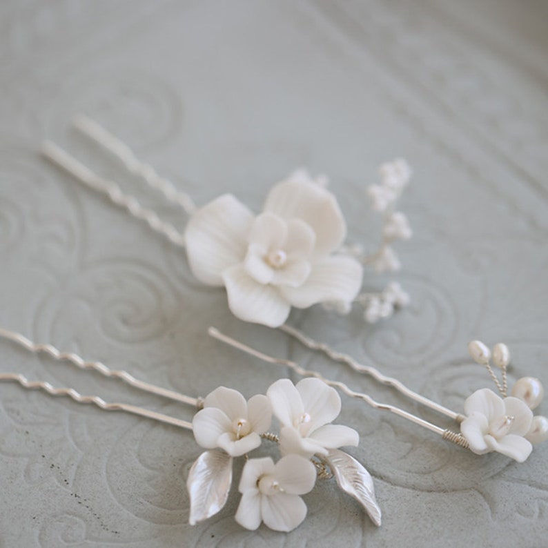 3 pezzi fermagli per capelli con perle di fiori in ceramica fermagli per capelli da sposa accessori per capelli da damigella d'onore prezioso regalo di nozze pettine per sposa forcine per feste fatte a mano immagine 5