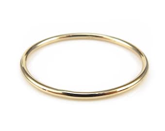 Anillo de oro macizo de 14 k / Banda fina y lisa / Anillo minimalista delgado / Regalo de cumpleaños, aniversario, nueva mamá, boda, joyería apilable