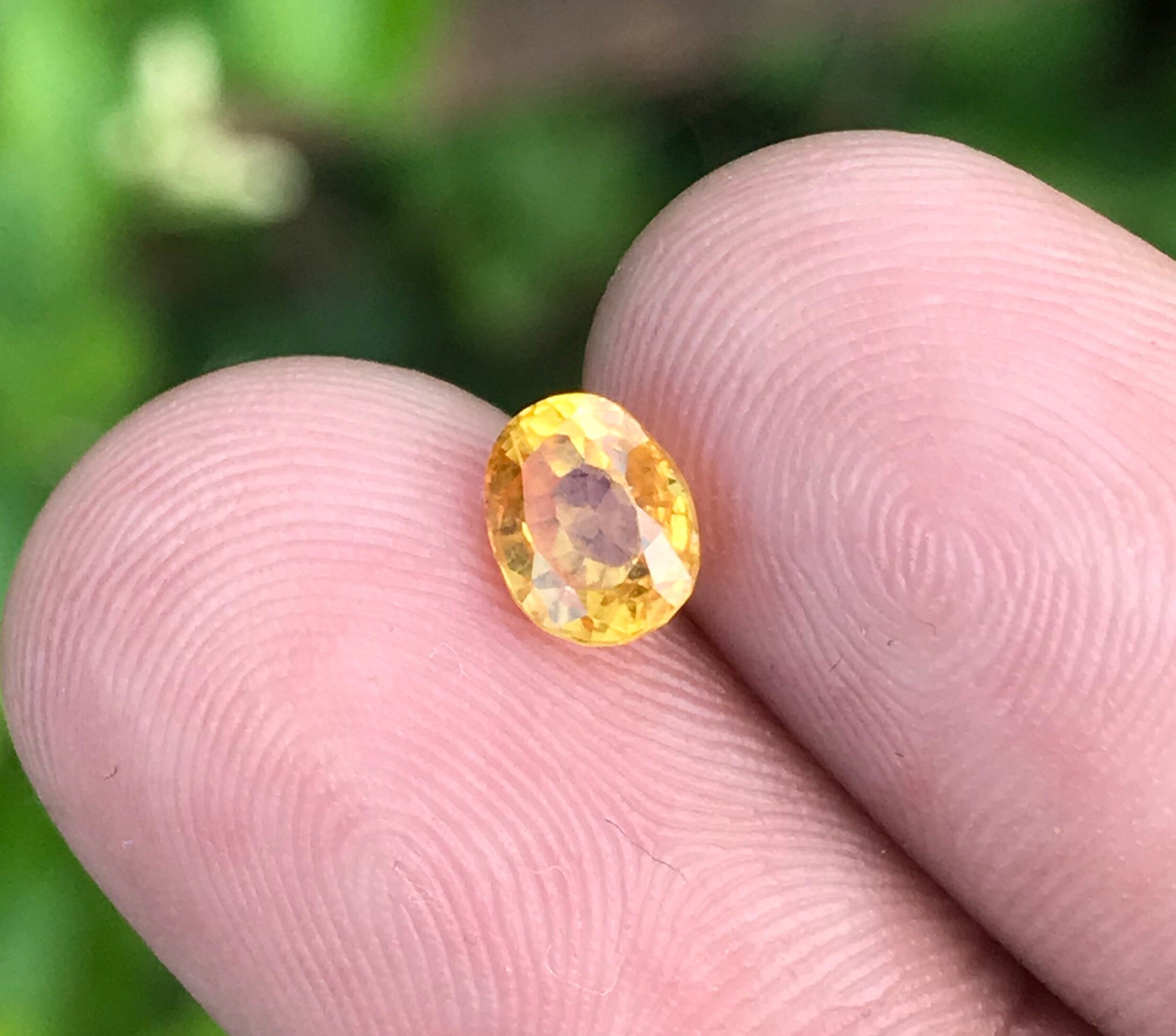 エイロジルコン1.6ct golden yellow Zircon