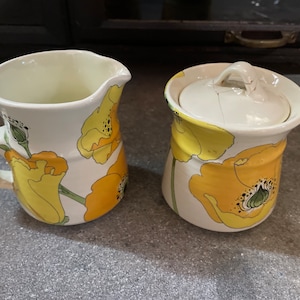 Vtg Metlox Poppytrail cream and sugar set Orange Yellow
