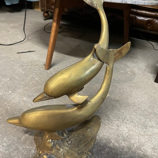 Große Vintage Messing Skulptur von Delfinen