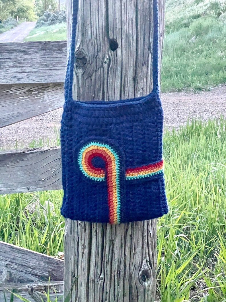 CROCHET PATTERN Infinity Rainbow Stripe Bag, 70s crochet tote, 70s inspired crossbody shoulder bag pattern, PDF Download image 6