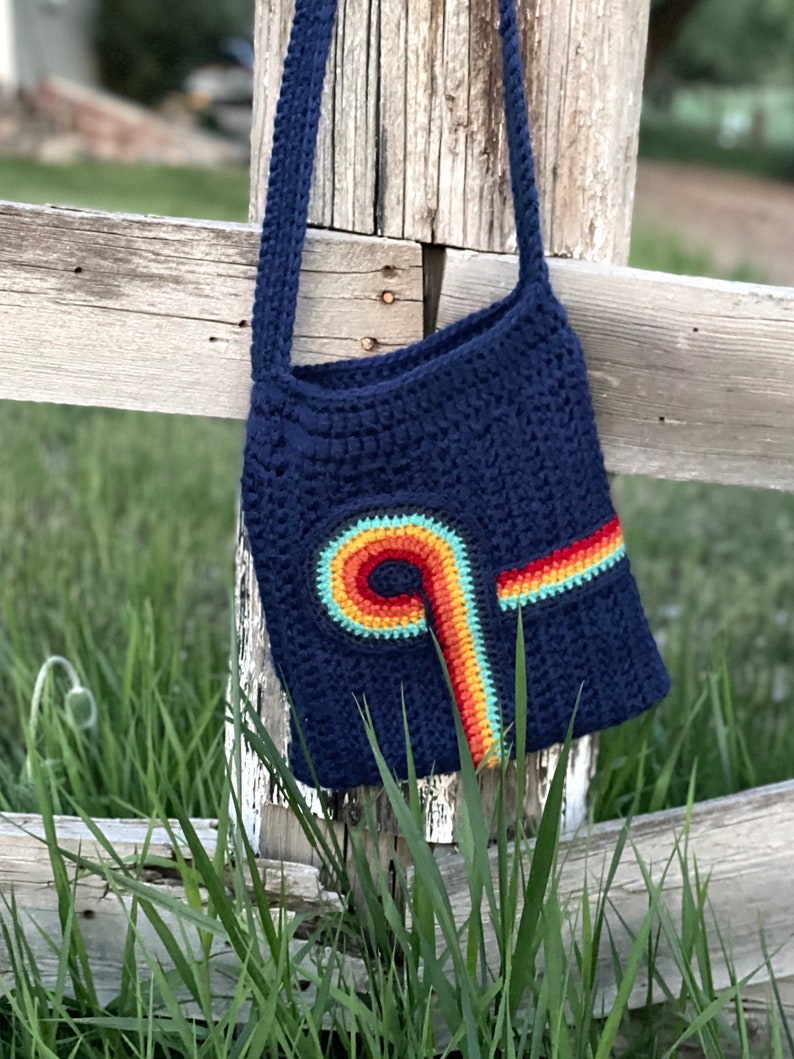 CROCHET PATTERN Infinity Rainbow Stripe Bag, 70s crochet tote, 70s inspired crossbody shoulder bag pattern, PDF Download image 5