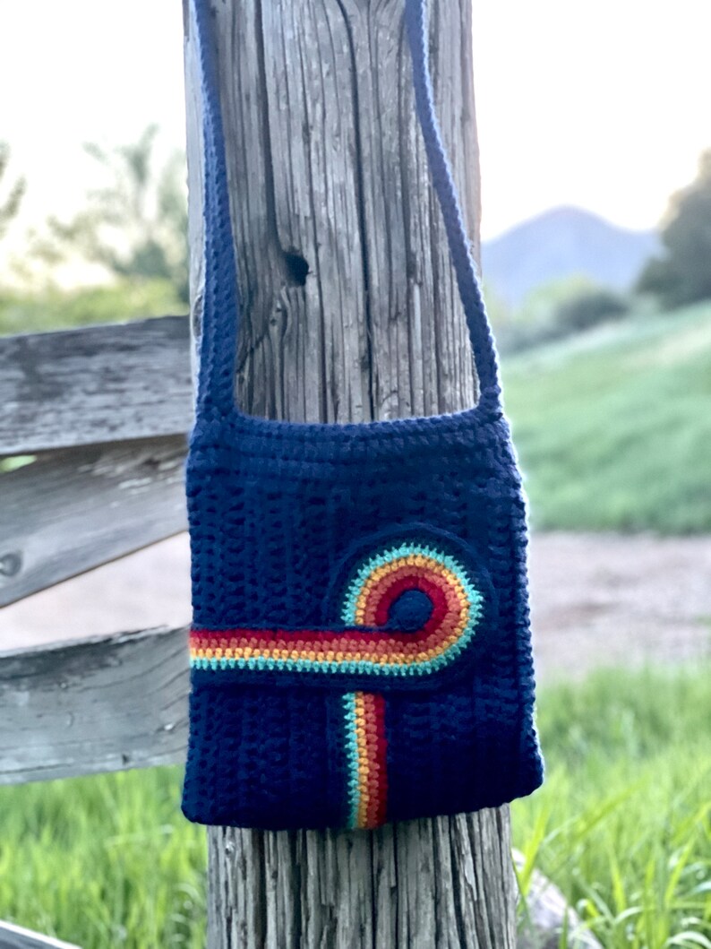 CROCHET PATTERN Infinity Rainbow Stripe Bag, 70s crochet tote, 70s inspired crossbody shoulder bag pattern, PDF Download image 7