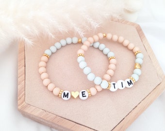 Pulsera personalizada Iniciales Pulsera de la amistad Pulsera de cuentas Corazón Beige Menta Nombre Pulsera Pulsera inicial Regalo Amor