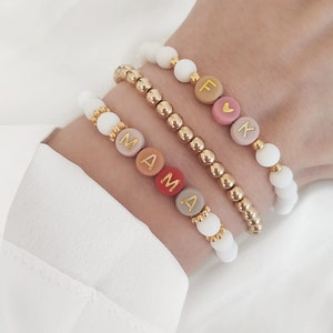 Pulsera Letras Nombre Letra Inicial Cuentas Corazón Dorado Personalizable Blanco