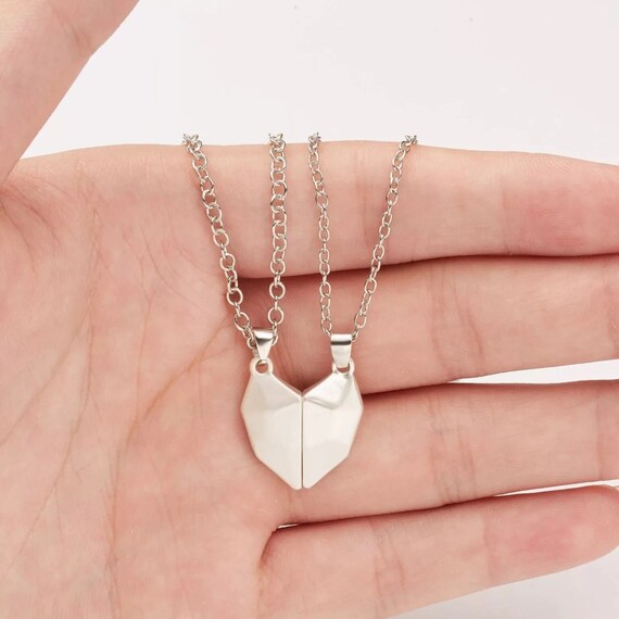 Magnetic Heart Necklace in Silver