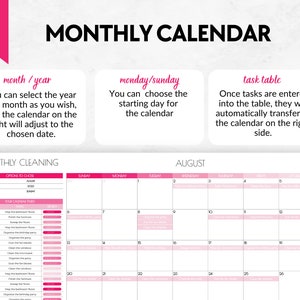 Op de afbeelding: Een roze en witte printbare maandelijkse kalender sjabloon met de tekst "Maandelijkse kalender" bovenaan. De kalender is voor augustus en bevat een sectie voor maandelijkse schoonmaaktaken.
