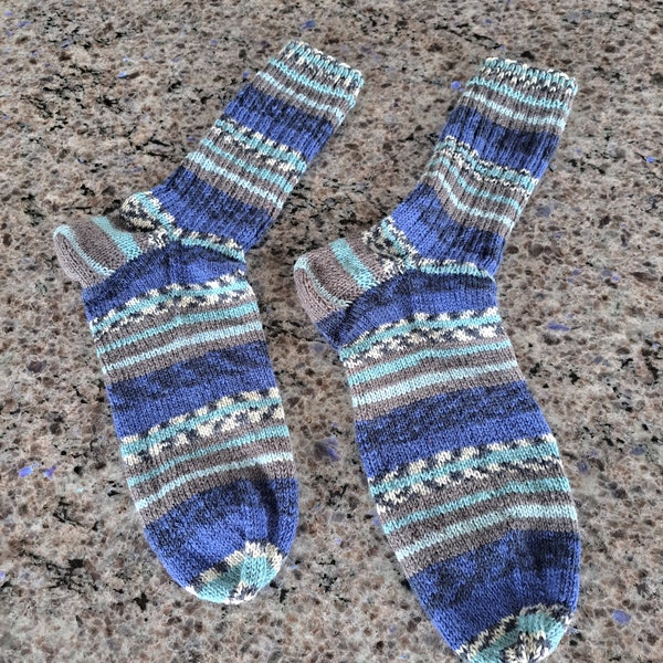 Selbstgestrickte Socken Größe 42/43