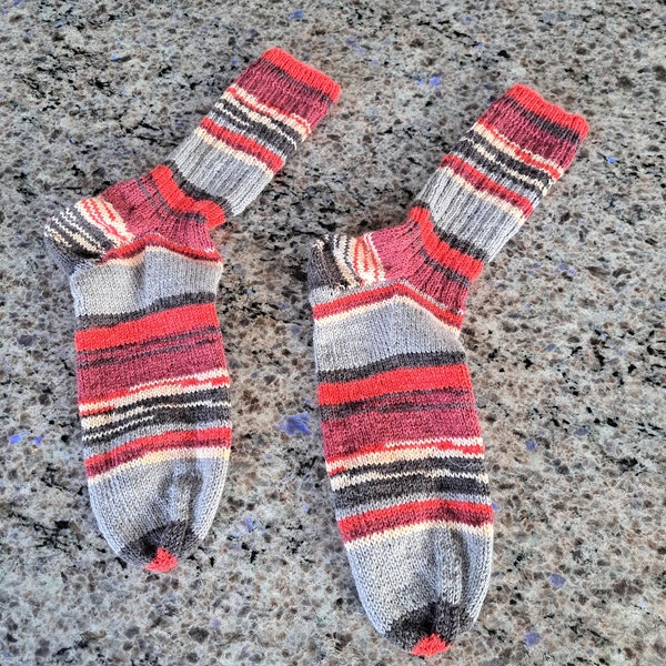 Selbstgestrickte Socken Größe 40/41