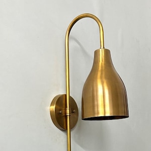 Exquisite Handcrafted Brass Wall Lamp for a Timeless Elegance