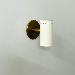 Luminaire Opulence Exquisite Handcrafted Brass Wall Sconce for your home