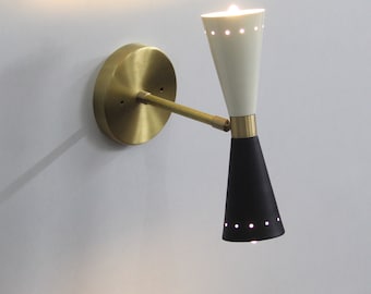 2 elegante, elegante handgemaakte moderne messing wandlamp uit het midden van de eeuw