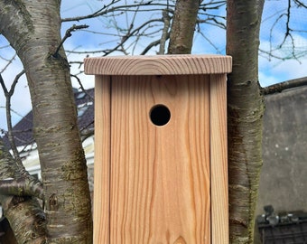 Nistkasten aus 23mm Lärchen Holz, sehr robust und wetterfest Vogelhaus, brutstelle