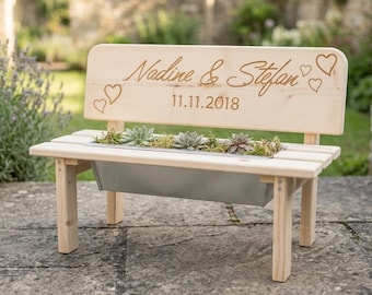 Hochzeitsgeschenk personalisiert, Blumenbank aus Holz mit Gravur zur Hochzeit oder Hochzeitstag, individuell graviert mit Namen & Datum