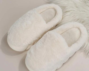 Ultra Soft Cloud House Slippers for Women, Soft Plush Fuzzy Closed Toe Indoor Shoe, Anti-Slip Warm Faux Fur Sandals (Size UZ 7 - 8)