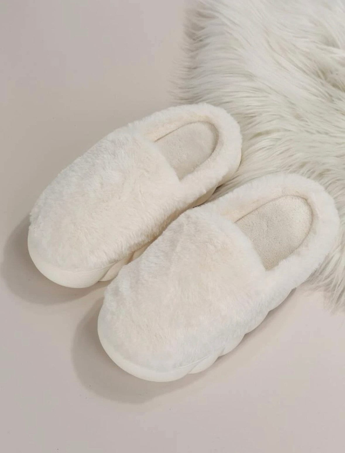 Fuzzy indoor deals slippers