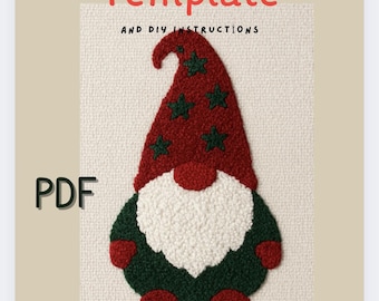 Op de afbeelding: Een PDF-sjabloon voor punch needle met een kabouterontwerp. De kabouter heeft een rode hoed met groene sterren, een witte baard en een groen lichaam. De tekst "Punch Needle Template" en "AND DIY INSTRUCTIONS" staan bovenaan.