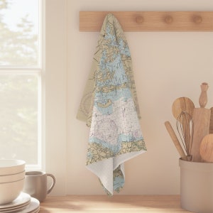 Carte de la baie de Chesapeake | Torchon nautique | Serviette de cuisine douce | Cadeau de pendaison de crémaillère | Décor de ville natale | Torchon de cuisine | Cadeau de maison neuve
