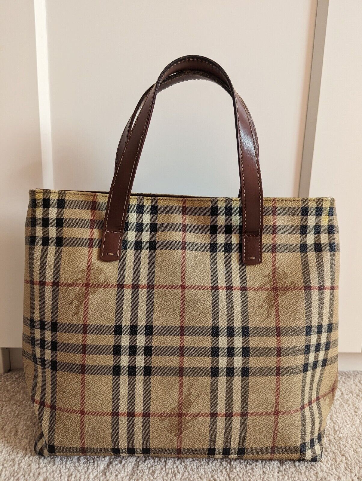 Burberry classic tote clearance bag