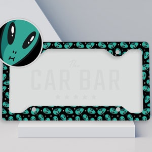 Green Alien License Plate Frame, Space Car Accessories for Men & Women, Black UFO Car Decor, Gift for Husband n Boyfriend, Sci Fi Movie Fan