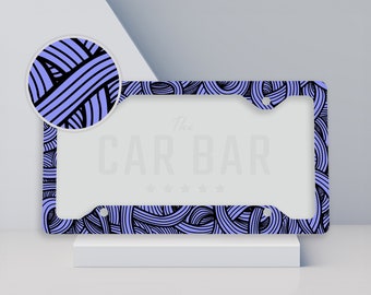 Marco de matrícula morado abstracto, decoración pastel para coche, accesorios artísticos para mujer, regalo para coche nuevo, rizos y remolinos psicodélicos dibujados a mano.