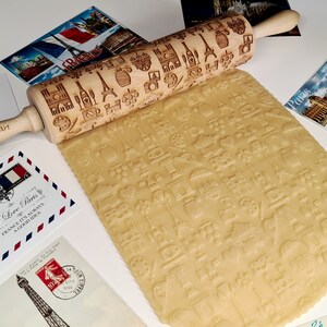 FRANCE ; Rouleau à pâtisserie en bois de gaufrage, QG gravé en profondeur au laser