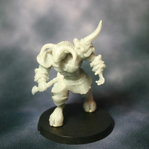 Miniatura Minotaura, drukowana w 3D, niepomalowana