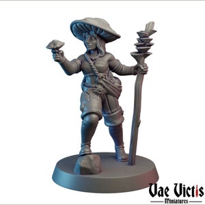 Circle Of Spores Druid | Vae Victis Miniatures | 32mm Scale Resin Printed Tabletop RPG Figures for Tabletop Roleplaying or Wargaming