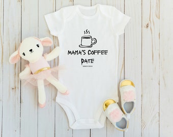 Mama's Coffee Date Amante del caffè Regalo per la mamma Baby Shower Body classico a maniche corte per bebè