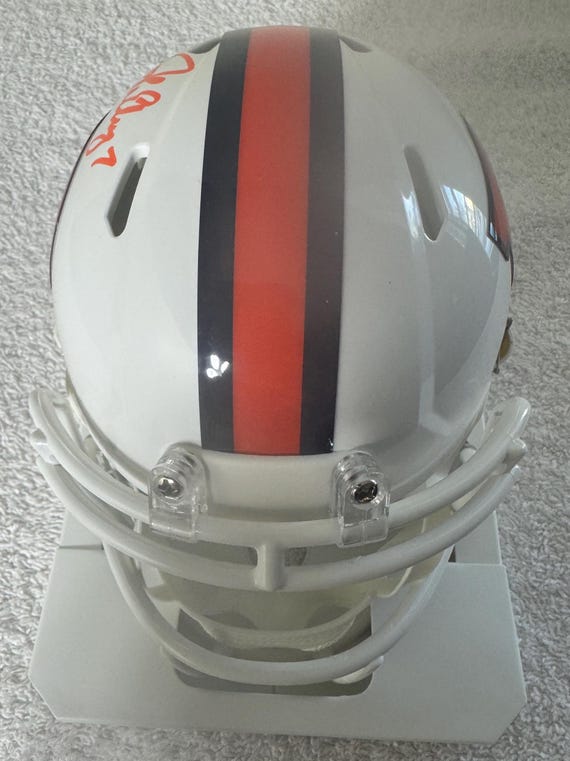 ジョン・エルウェイのサイン入りデンバー・ブロンコスミニヘルメット