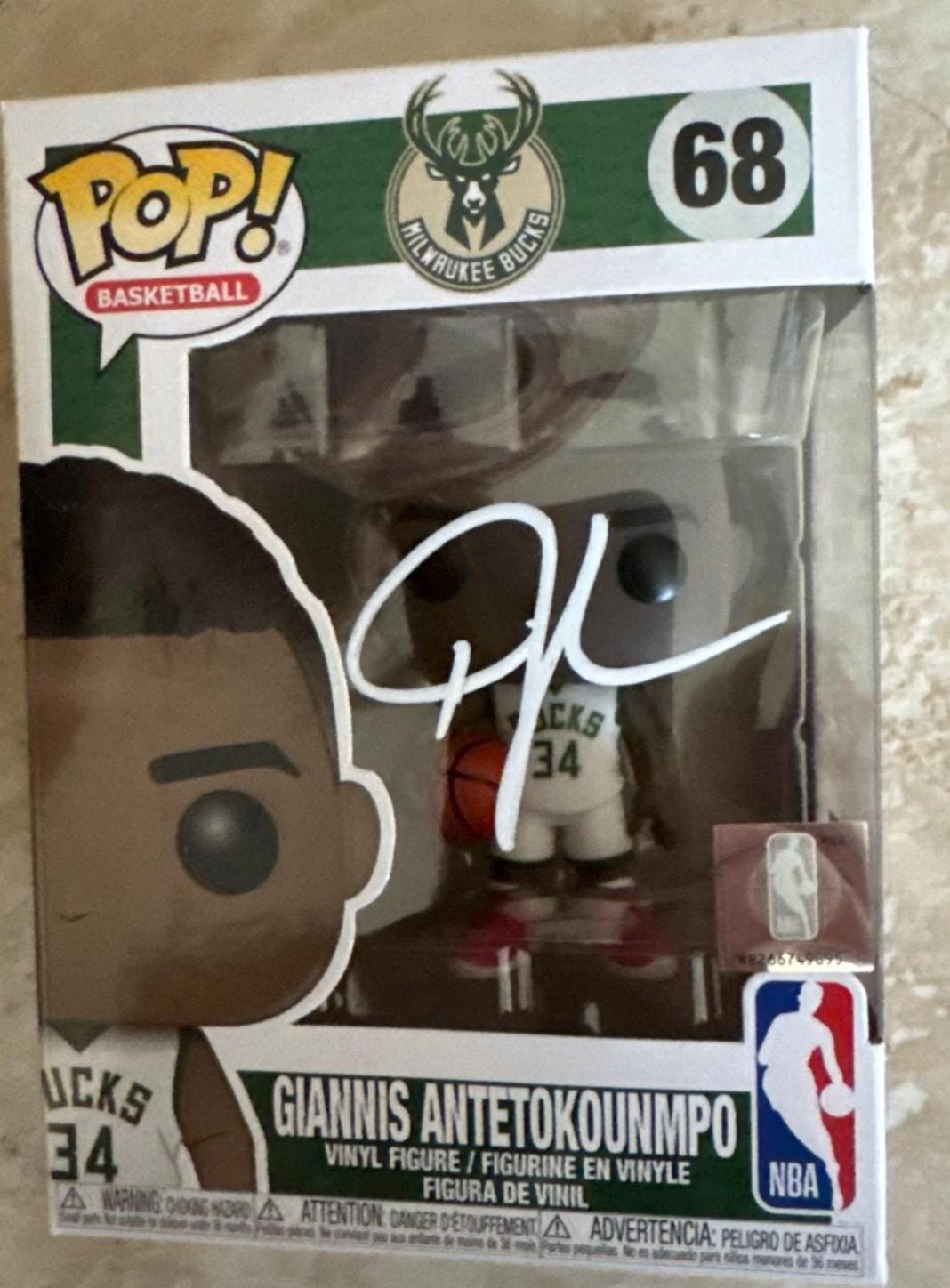 ヤニス・アデトクンボ 直筆サイン入り Funko Pop # 68 ベケット認証