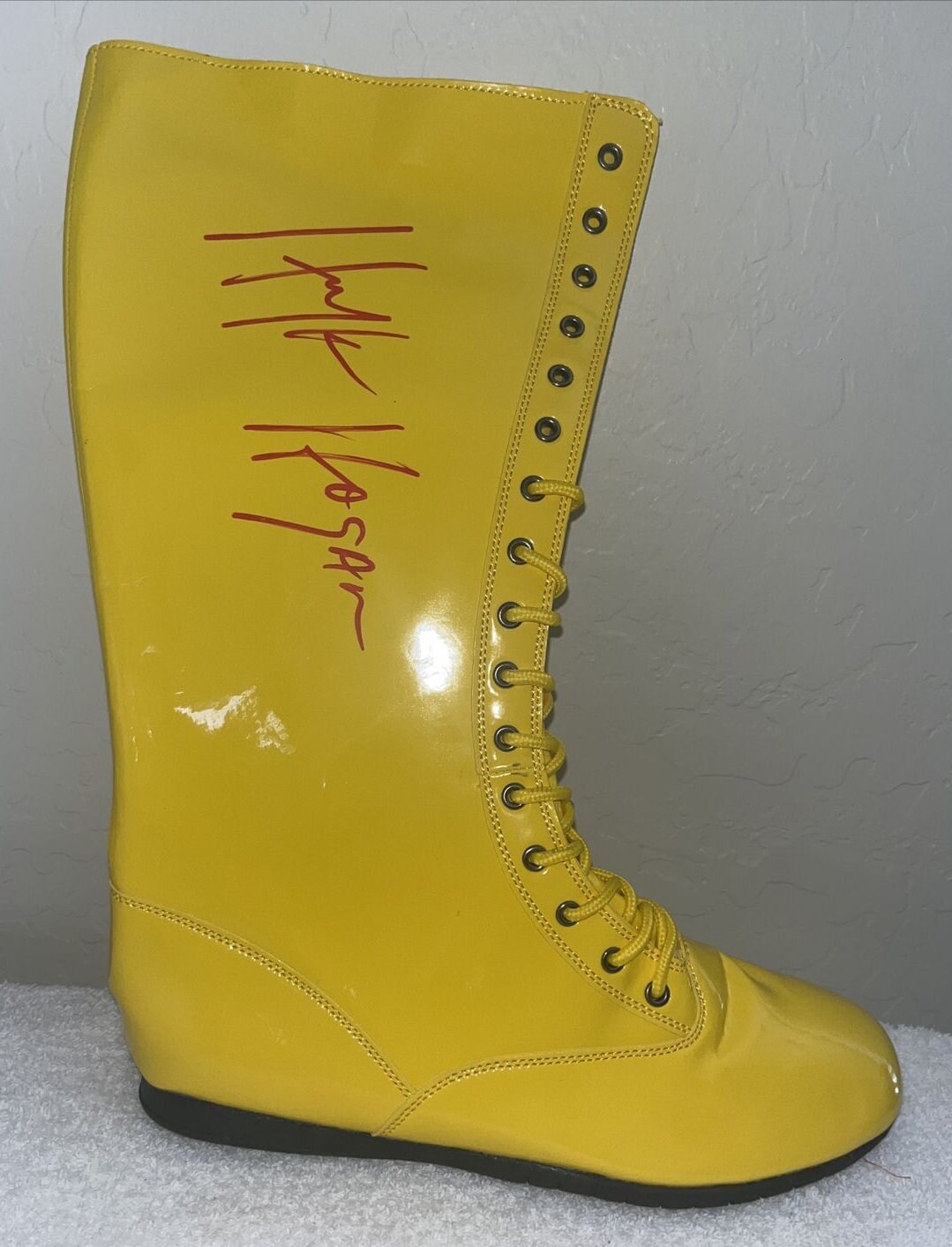 Hulk Hogab autographed signed wrestling boot . Beckett authenticated